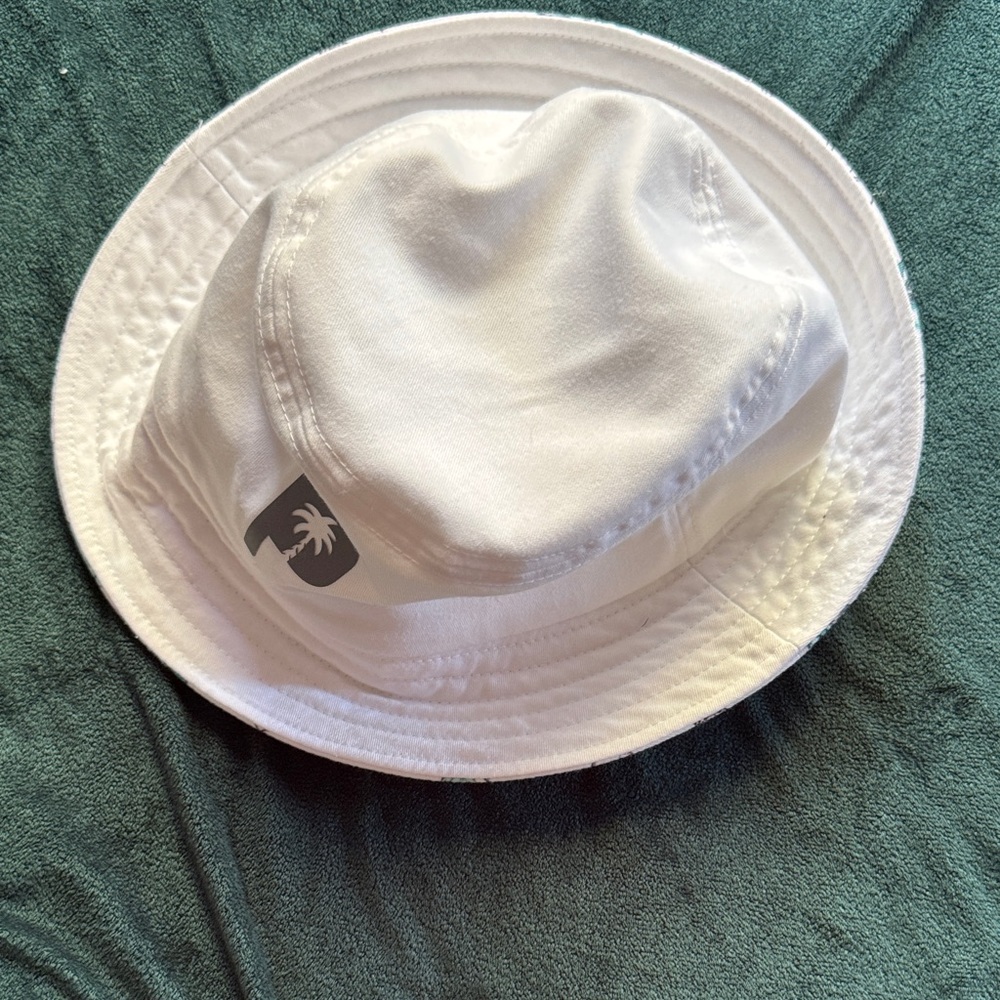 Puma White Bucket Hat with Floral and Butterfly Design - Picture 7 of 8